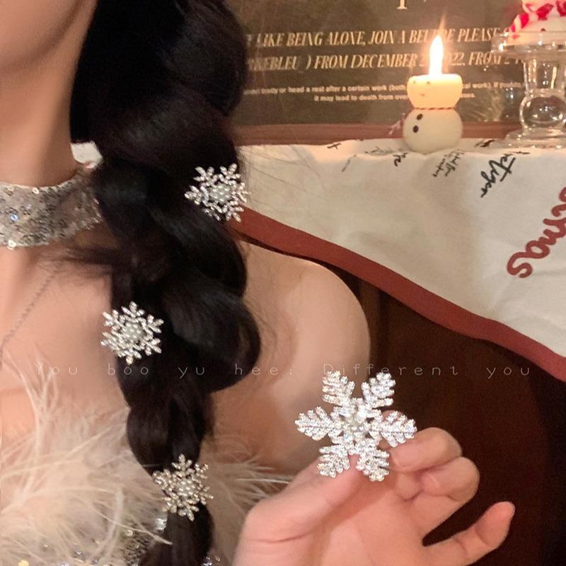 Cyrstal Snowflake Pearl Hair Clip Winter Girls Small Sweet Bobby Pins Women Fashion Retro Flower Hairside Headwear Accessories Hair Jewelry - الصورة 7
