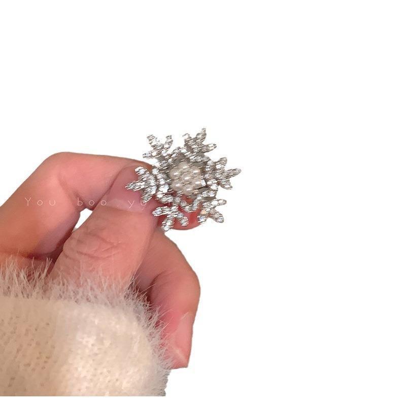 Cyrstal Snowflake Pearl Hair Clip Winter Girls Small Sweet Bobby Pins Women Fashion Retro Flower Hairside Headwear Accessories Hair Jewelry - الصورة 3